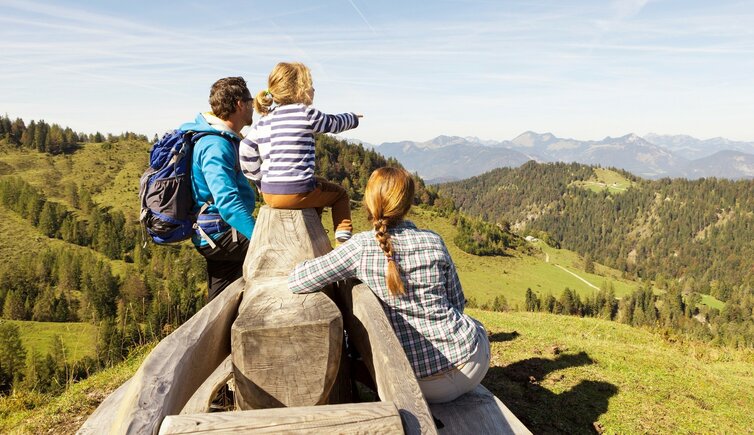 atemberaubende aussicht mit der familie im kaisergebirge