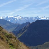 aussicht richtung alpenhauptkamm tauern