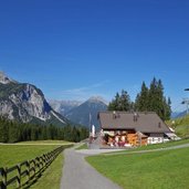 ehrwalder alm bei bergstation fr