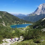 wanderer aufstieg zur coburger huette