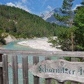 scharnitz eingang karwendeltaeler wegweiser scharnitzer alm