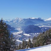 blick auf inntal bei telfs und mieming im winter