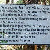 hinweisschild forstweg