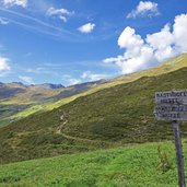 wanderweg zur sidanalm und rastkogelhuette