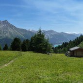 reschen wiesen bei grenze at ch darunter reschensee