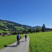 radwanderweg bei brixen im thale