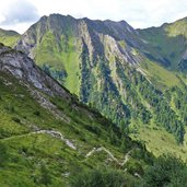 wanderweg aufstieg zum tuxer joch