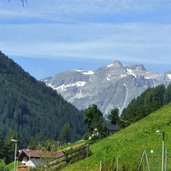 gries am brenner eingang obernbergtal dahinter tribulaune