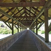 fussgaenger bruecke ueber den inn bei hall