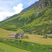 fimbatal bei gampenalpe almhuetten