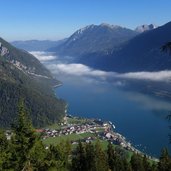 zwoelferkopf aussicht auf achensee mit nebel