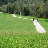 radweg bei uderns und ried im zillertal