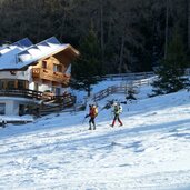 winterwanderer bei padaun valser tal