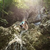 abkuehlung am wasserfall bad haering