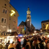 advent blick auf kirche