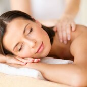 massage wellnness relax entspannen person