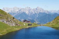 wildseeloderhaus dahinter loferer steinberge