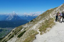 reither scharte blick auf haermelekopf und umgebung mit steig nr fr