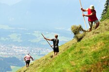 Bergbauern und Blick auf Woergl