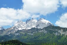 st johann in tirol blick auf kaisergebirge wilder kaiser