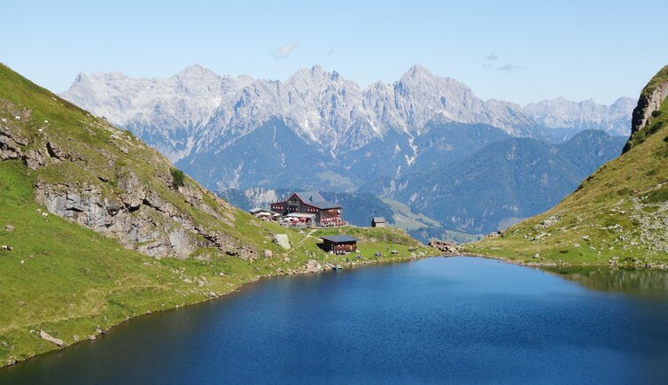 wildseeloderhaus dahinter loferer steinberge