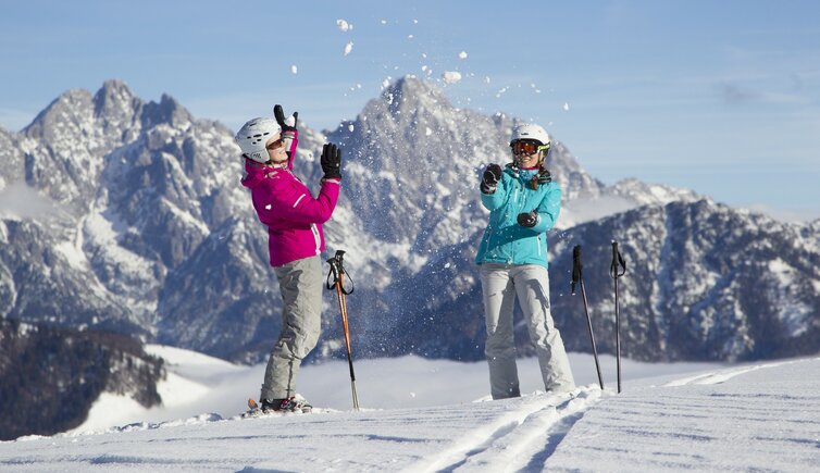 winter schnee spass ski personen marketing